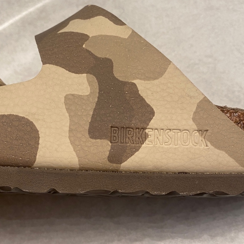 Birkenstock ladies Arizona Sandals in Tan Camouflage soft footbed - Picture 4 of 11